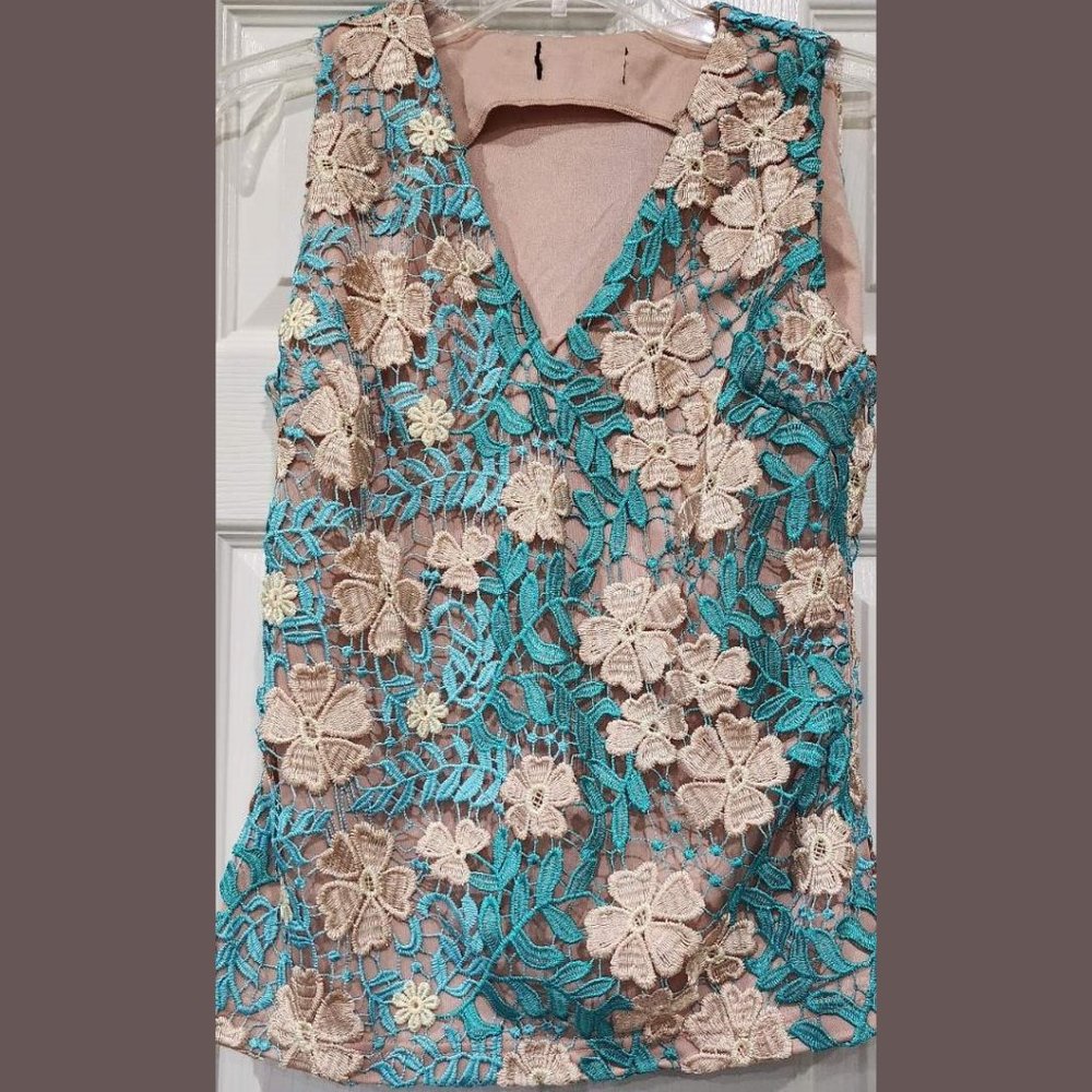 Boston Proper Alexia Admor top Size: 4